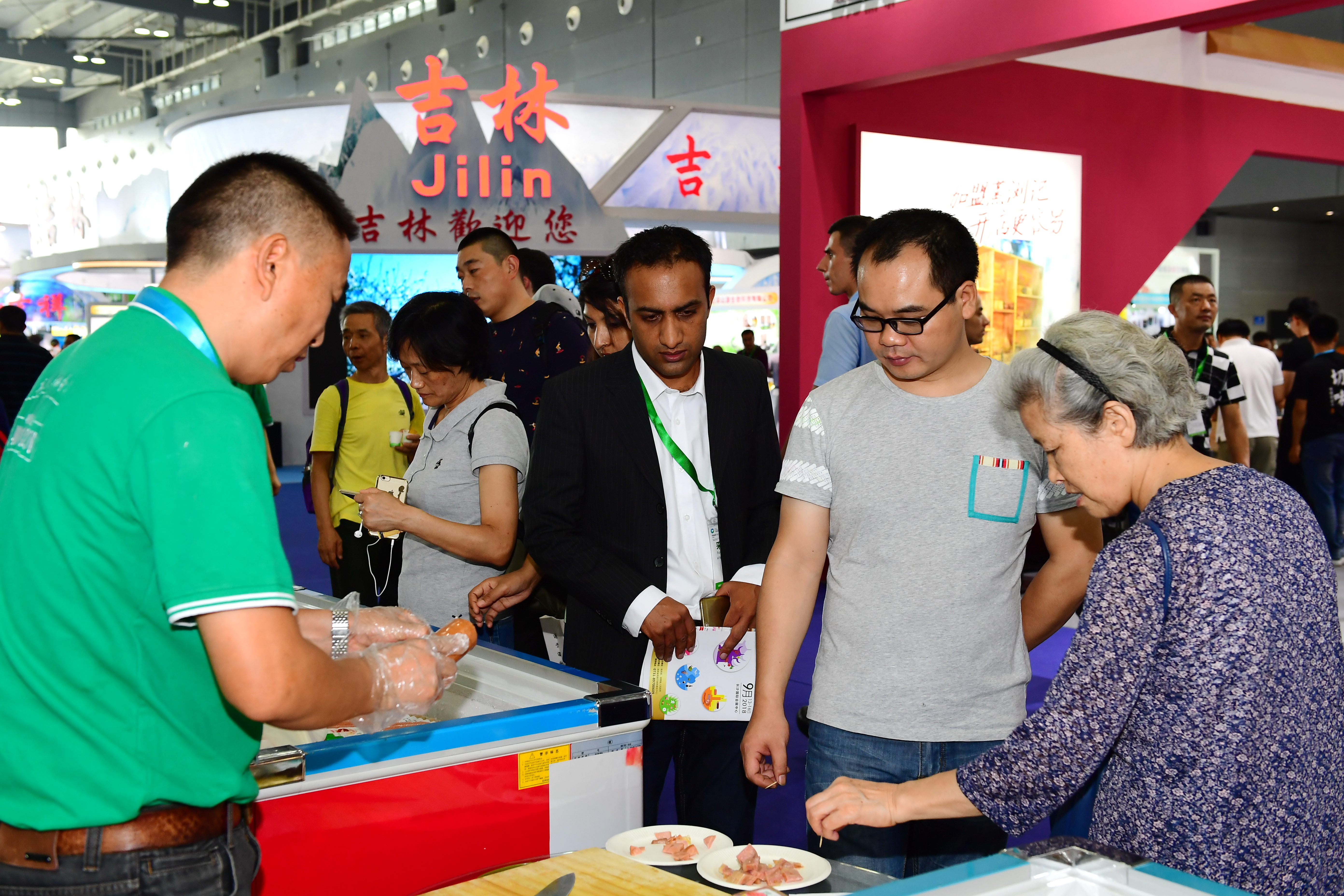 MEC17_businessinteraction03